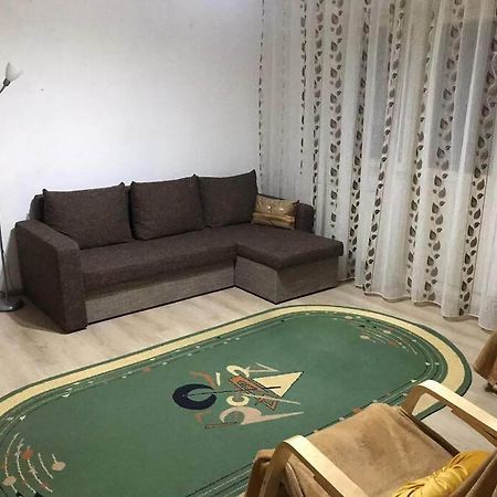 Apartament Confortabil ปีเตช ภายนอก รูปภาพ