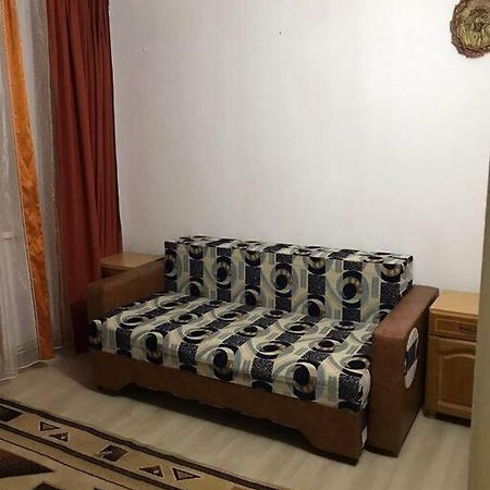 Apartament Confortabil ปีเตช ภายนอก รูปภาพ