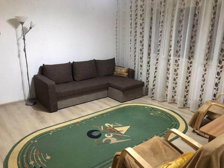 Apartament Confortabil ปีเตช ภายนอก รูปภาพ
