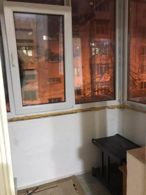 Apartament Confortabil ปีเตช ภายนอก รูปภาพ