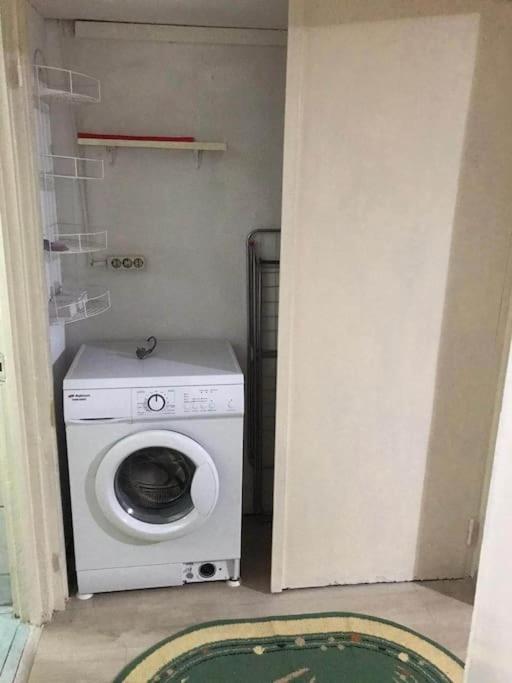 Apartament Confortabil ปีเตช ภายนอก รูปภาพ