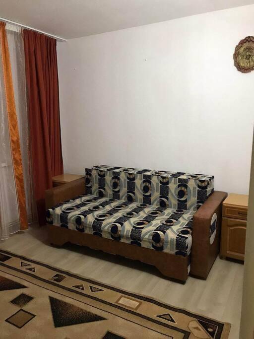 Apartament Confortabil ปีเตช ภายนอก รูปภาพ