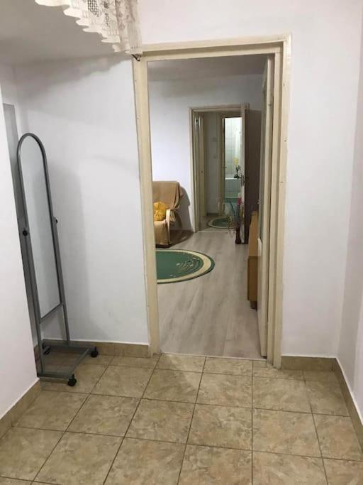 Apartament Confortabil ปีเตช ภายนอก รูปภาพ